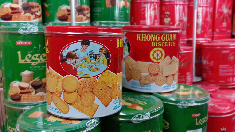 Dari Khong Guan Sampai Astor, Ini Sederet Produk Kue Kaleng Yang Banyak ...