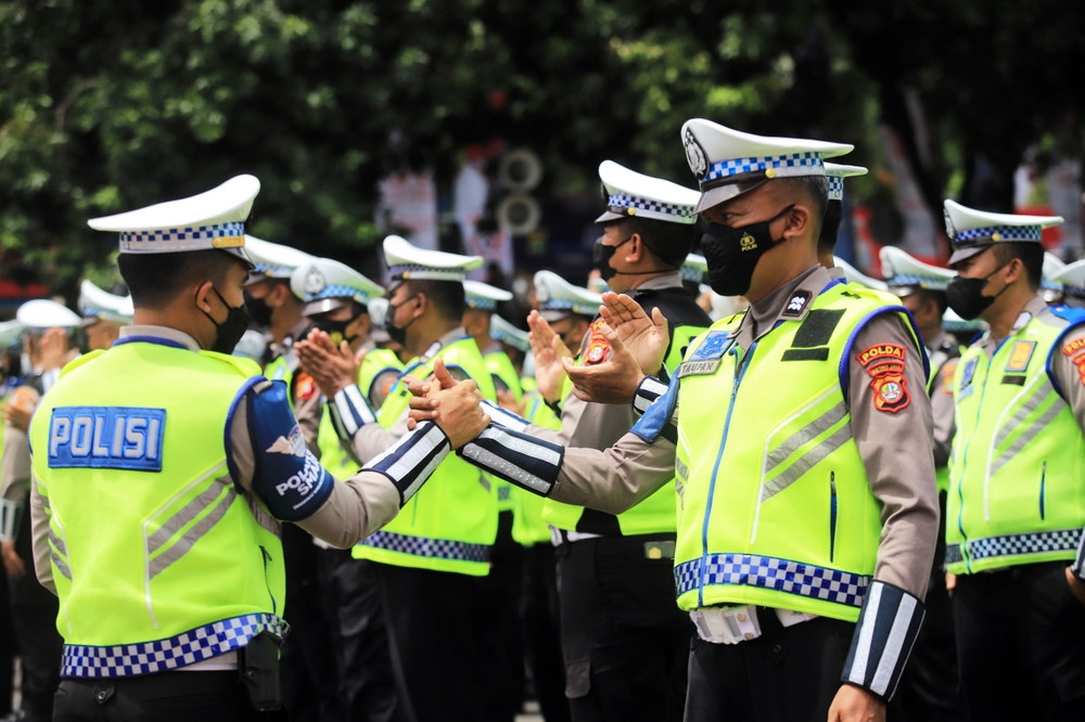 Survei: Mayoritas Publik Ingin Polri Untuk Segera Berantas Pungli ...